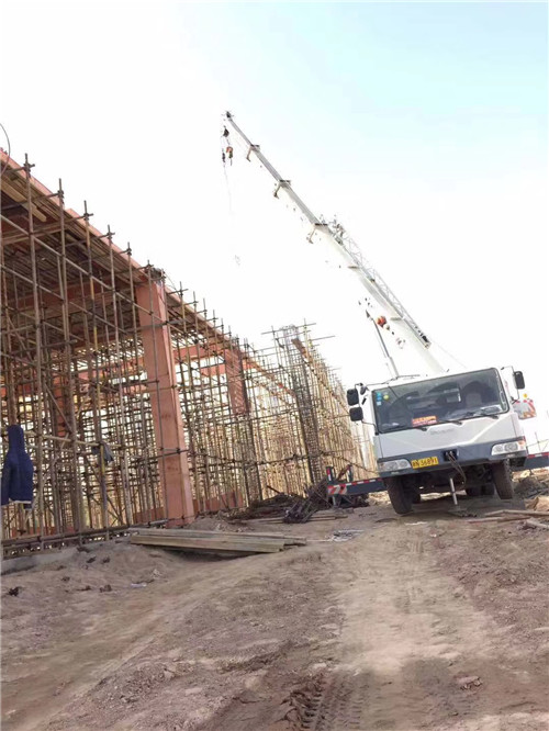 雨城区吊车作业的安全注意事项有哪些？